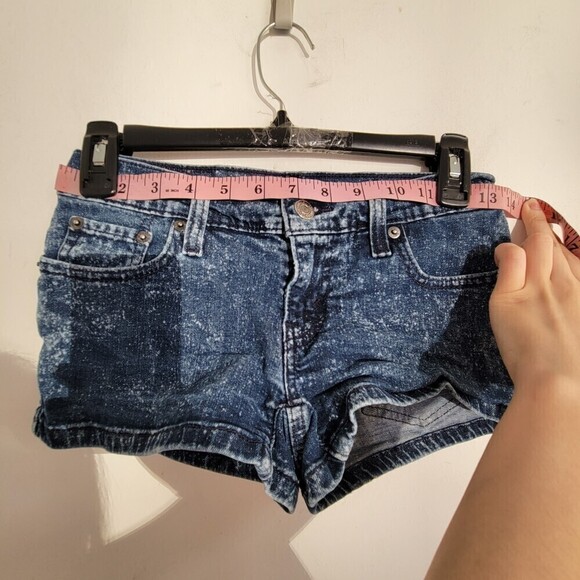 Levi's Blue Distressed White Speckled Denim Jean Short Shorts Size 24 - Picture 6 of 14